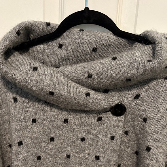 Gorgeous Max Studio Charcoal and Ebony Cowl Neck Sweater - Picture 2 of 6